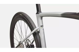 Vélo de route Roubaix SL8 – Confort, légèreté & performance